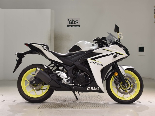 Yamaha YZF-R25A 2018