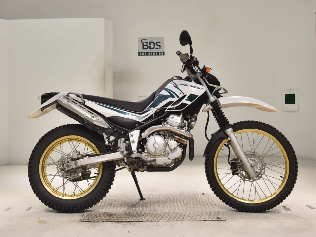 Yamaha SEROW XT250 2016