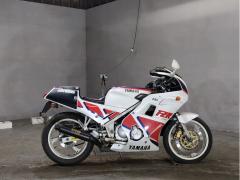 Yamaha FZR250 1987