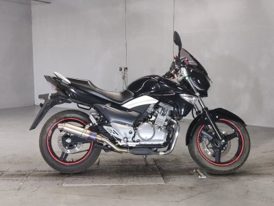 Suzuki GSR250