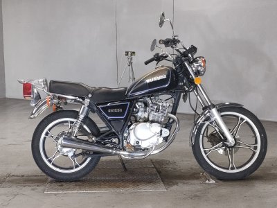 Suzuki GN125 2016