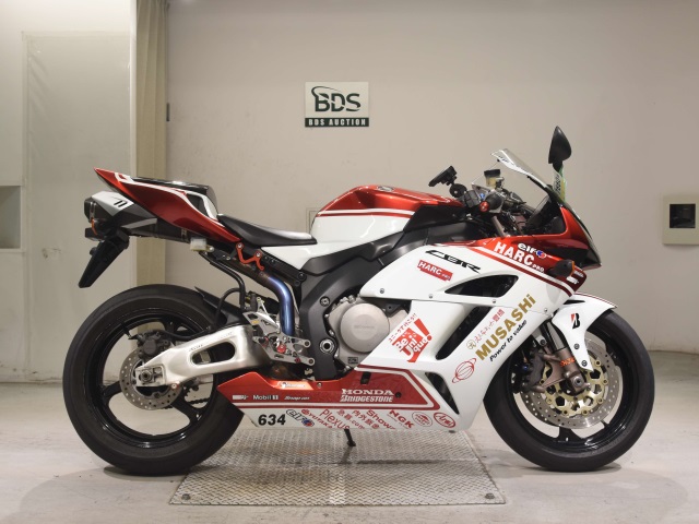 Honda CBR1000RR 2004