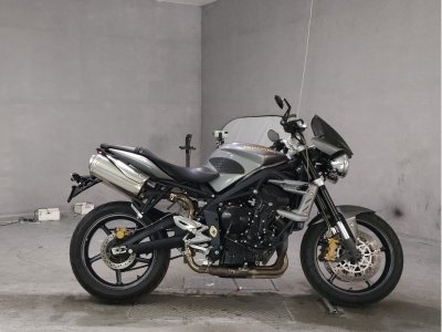 Triumph STREET TRIPLE R 2010