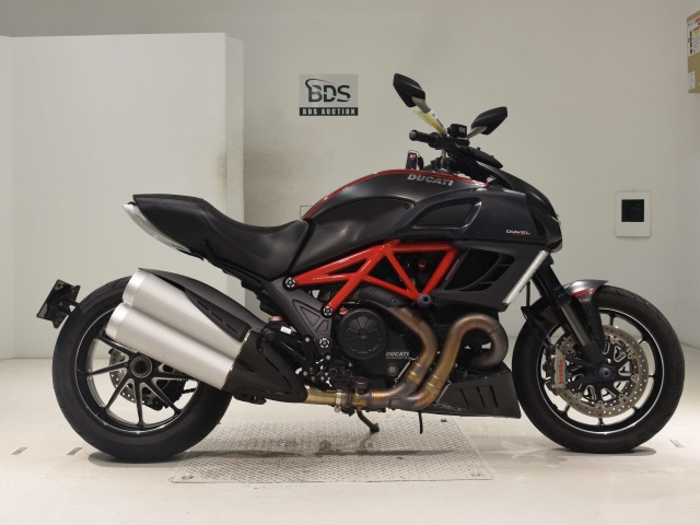 Ducati DIAVEL CARBON 2014