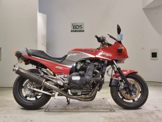 Kawasaki GPZ900R 1998