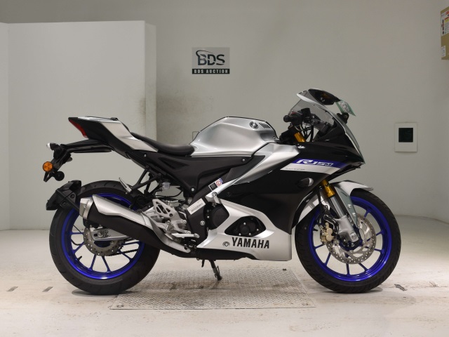 Yamaha YZF-R15M 2022