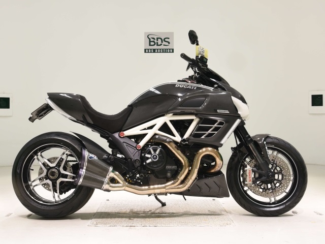 Ducati DIAVEL 2012