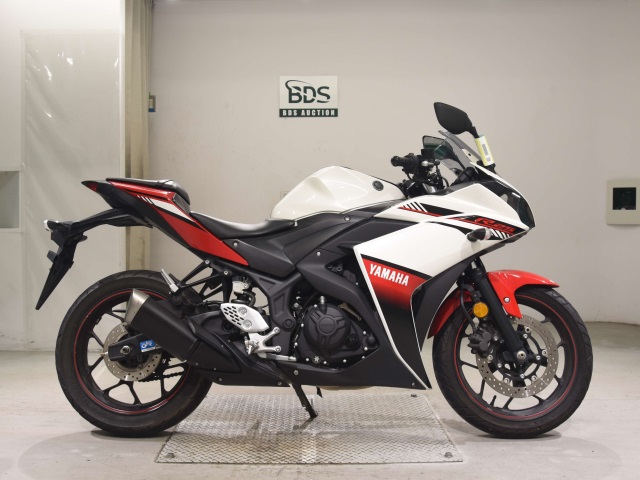 Yamaha YZF-R25 2016