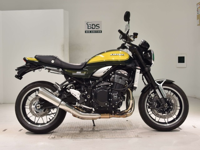 Kawasaki Z900RS 2025