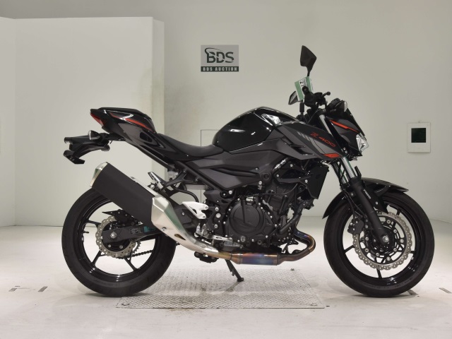 Kawasaki Z400 2024