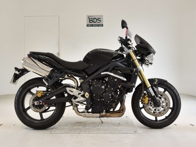Triumph STREET TRIPLE 2010