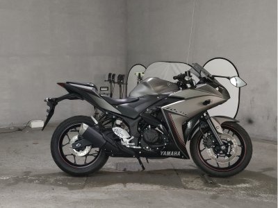 Yamaha YZF-R25 2016