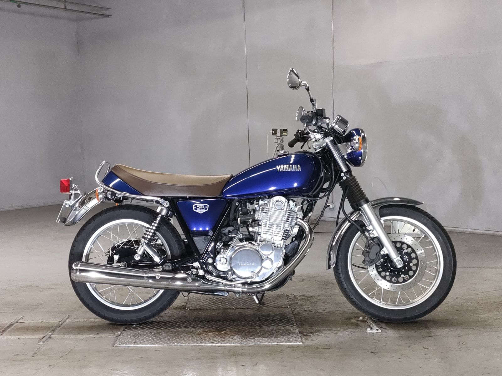 Yamaha SR400 2021