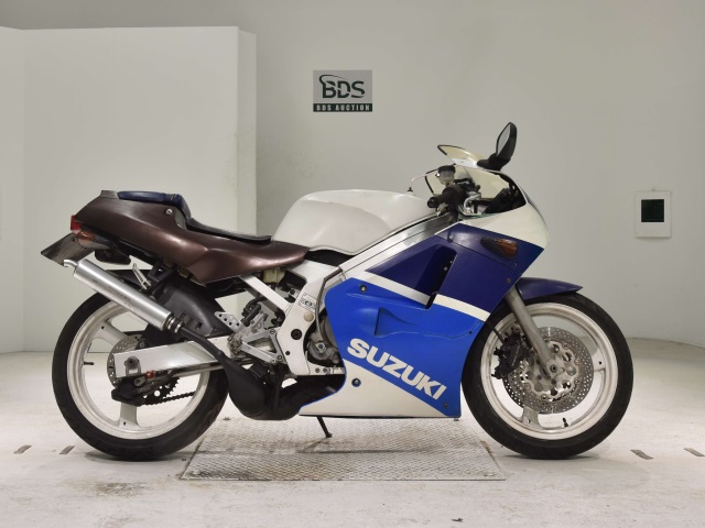 Suzuki RGV250