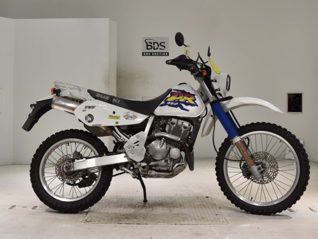 Suzuki DR250R-S