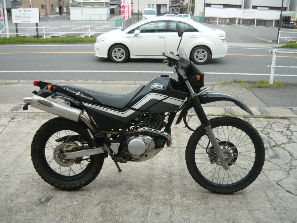 Yamaha SEROW XT225