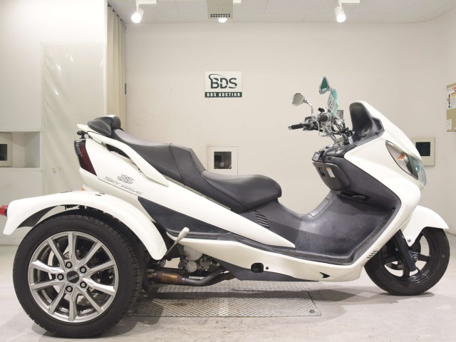 Suzuki SKYWAVE 250S