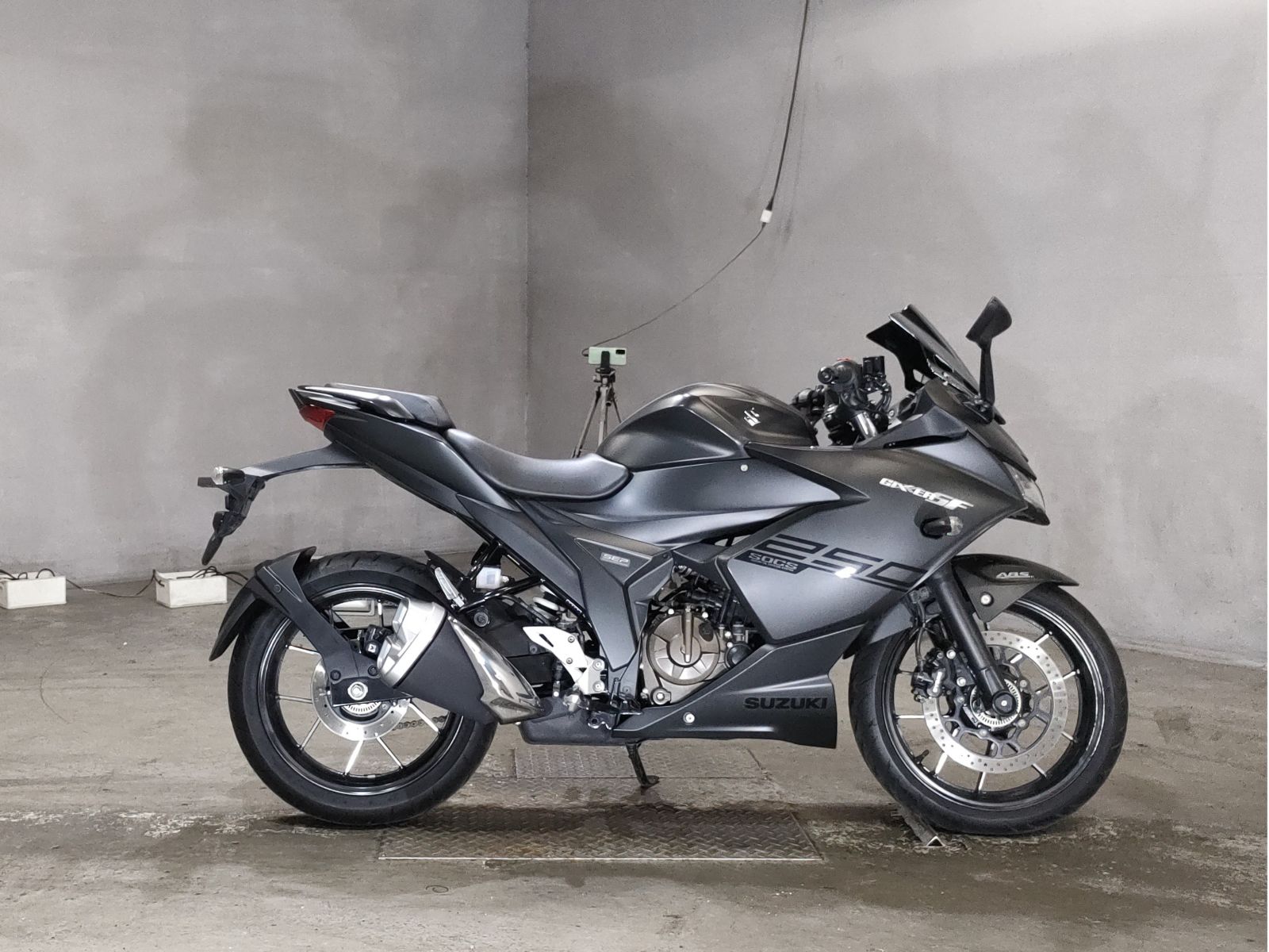 Suzuki GIXXER250SF