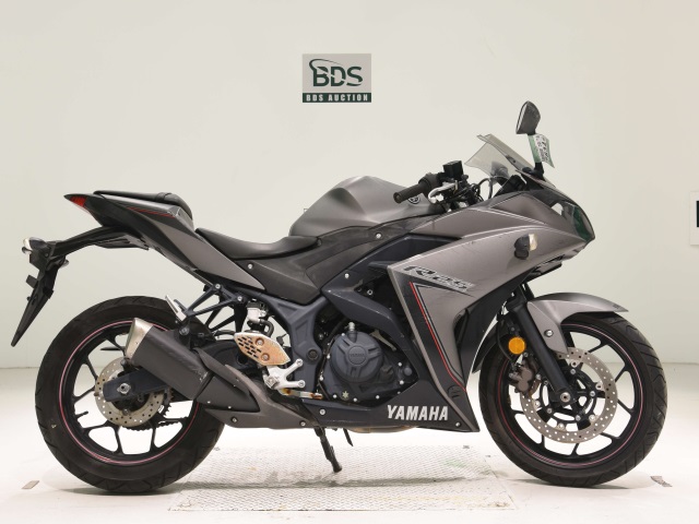 Yamaha YZF-R25 2016