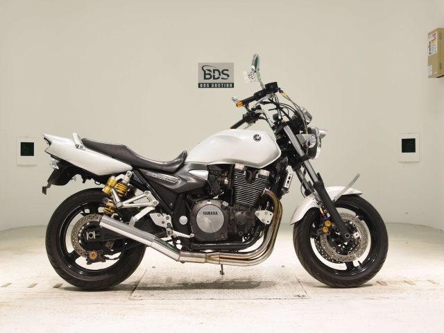 Yamaha XJR1300 2016