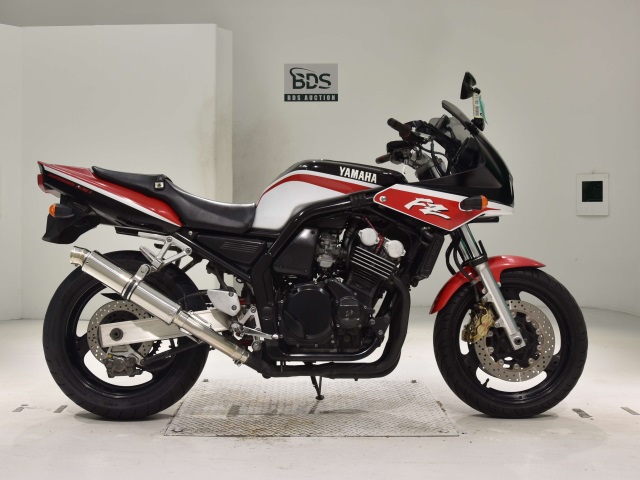 Yamaha FZ400 1998