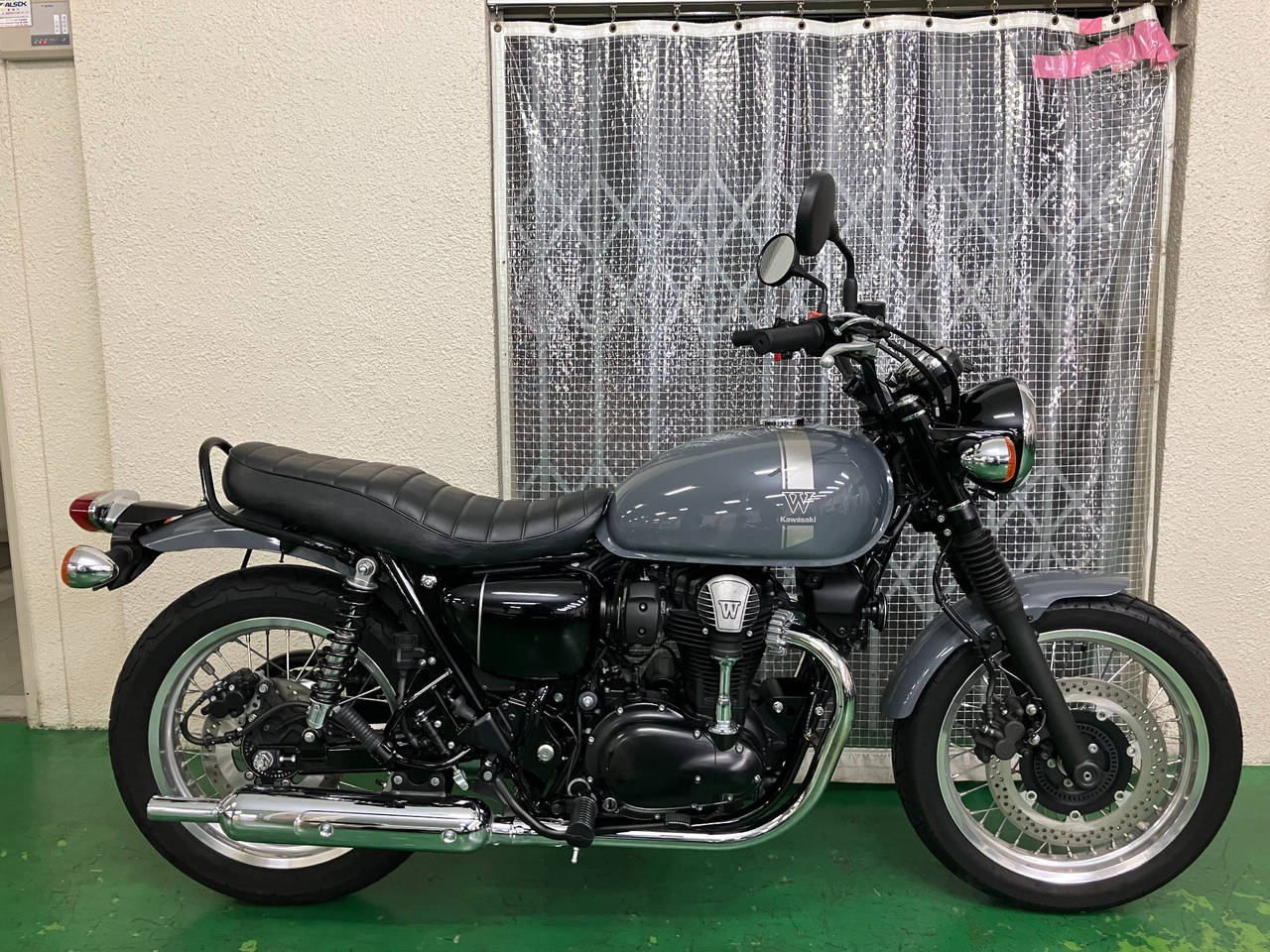 Kawasaki W800 2023