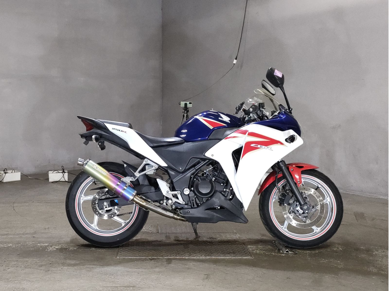 Honda CBR250R 2011