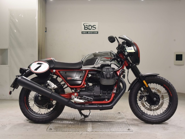 Moto Guzzi V7 3ﾚｰｻｰ 2021