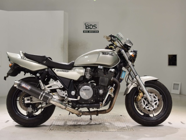 Yamaha XJR1200 1995