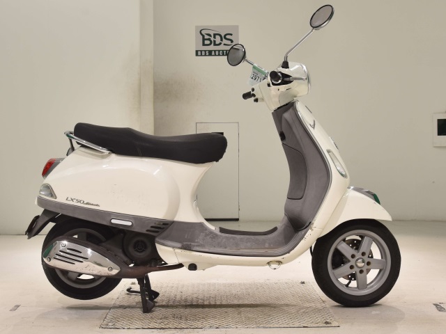Vespa lx50