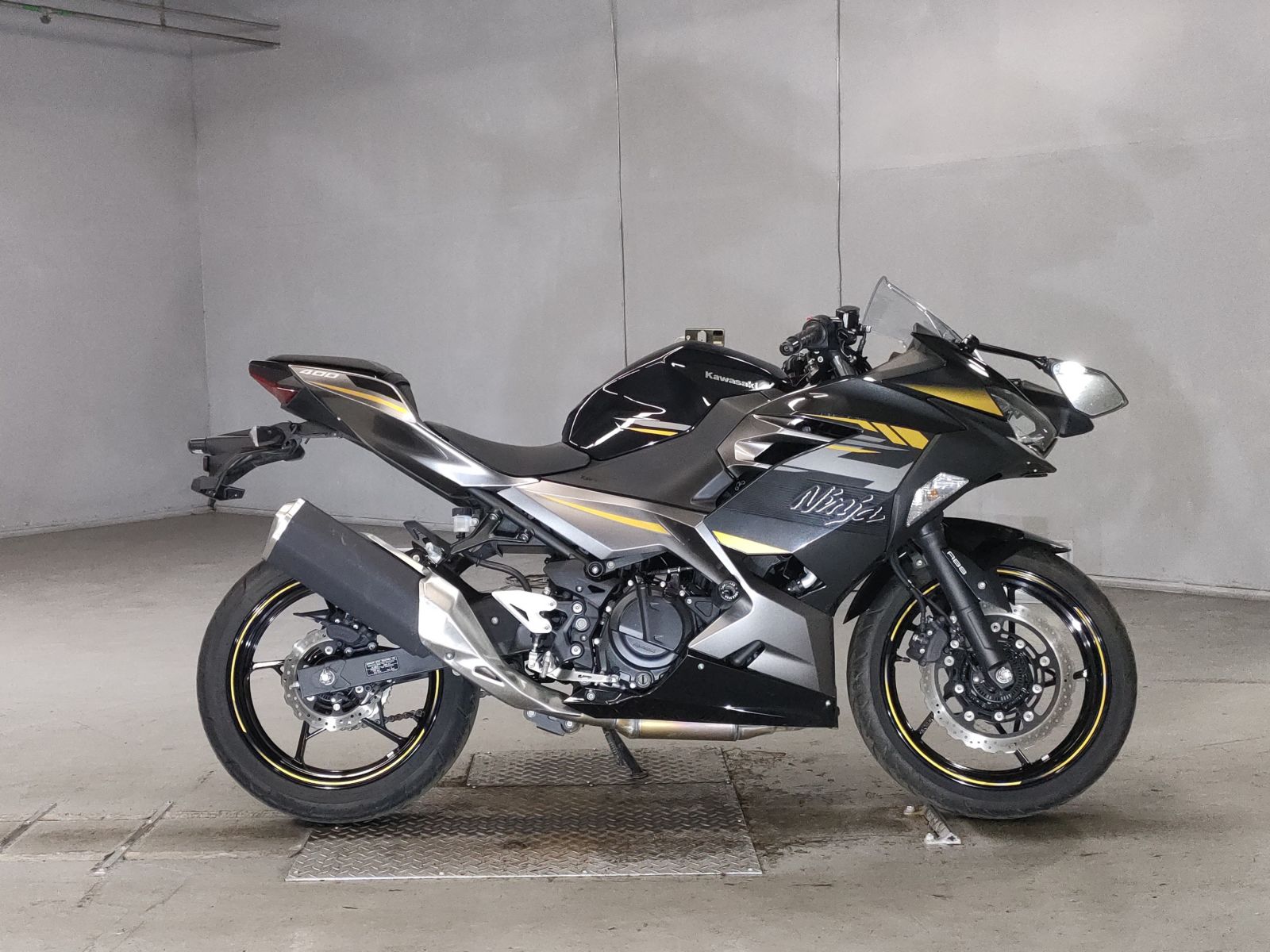 Kawasaki NINJA400 2021