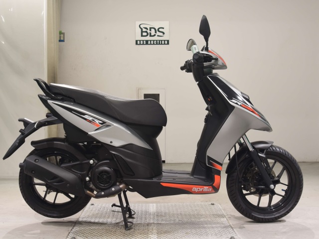 Aprilia SR125
