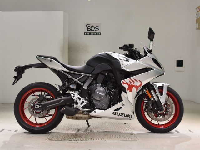 Suzuki GSX-8S 2024