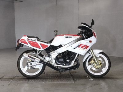 Yamaha FZR400 1987