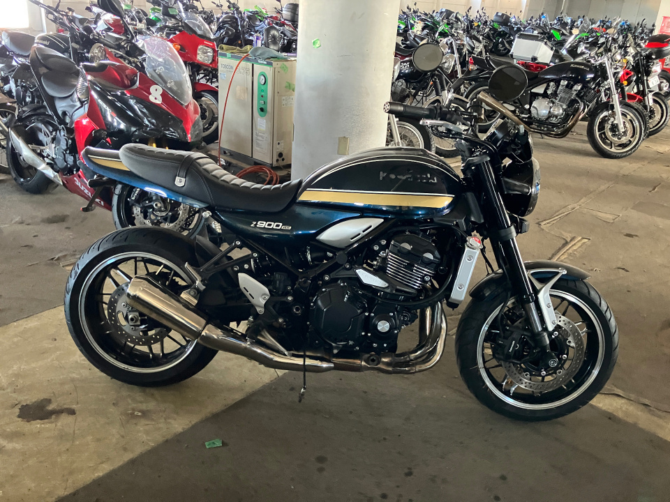 Kawasaki Z900RS 2023