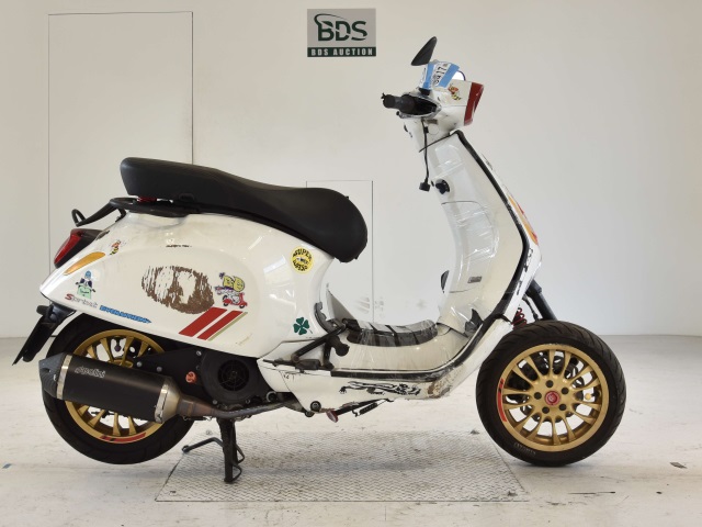 Vespa SPRINT150ｶｰﾎﾞﾝ 2020