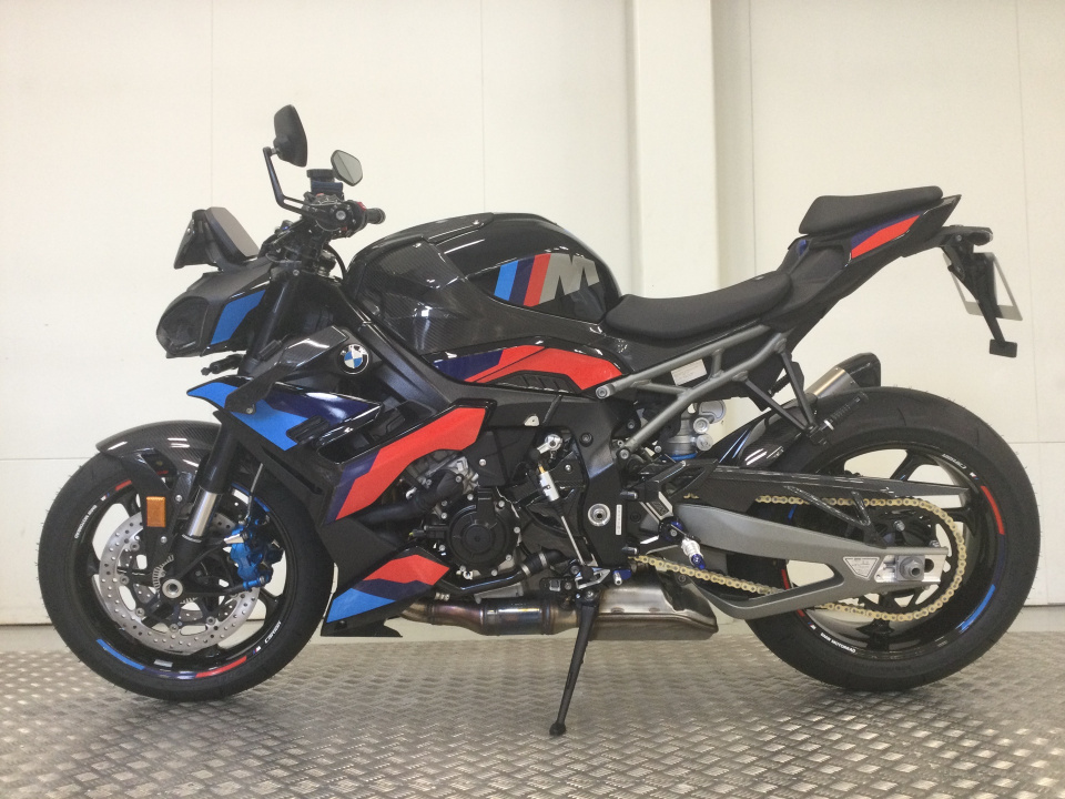 BMW M1000R 2025