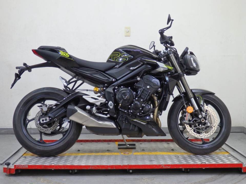 Triumph STREET TRIPLE R 2025