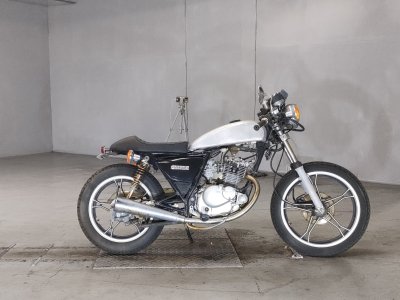 Suzuki GN125