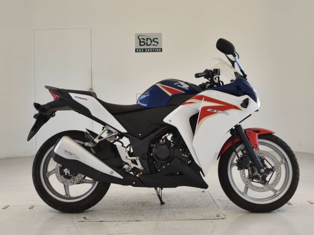 Honda CBR250R 2011