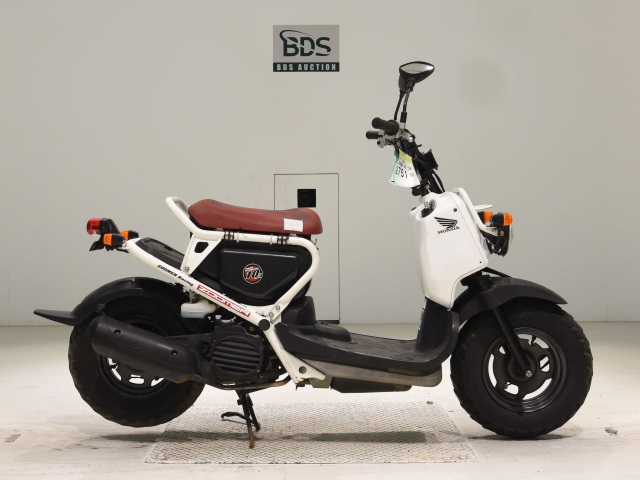 Honda ZOOMER 2011