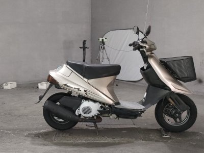 Suzuki ADDRESS V100