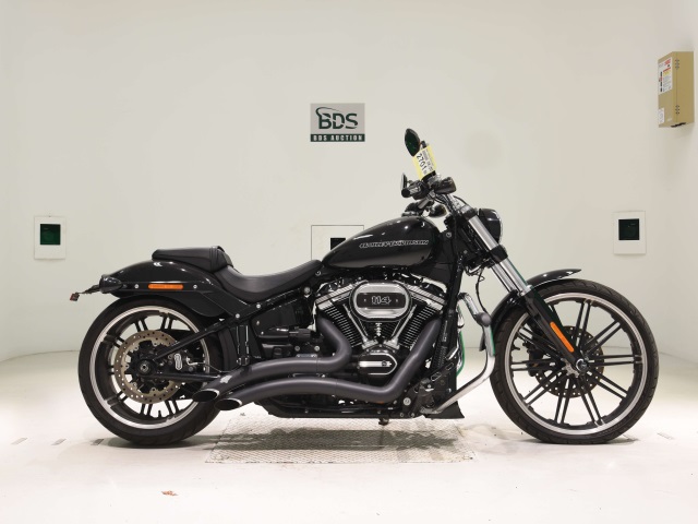 HD BREAKOUT FXBRS1870 2018