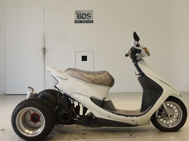 Honda DIO 2000