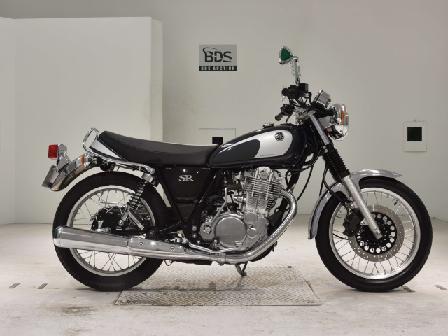 Yamaha SR400 2022