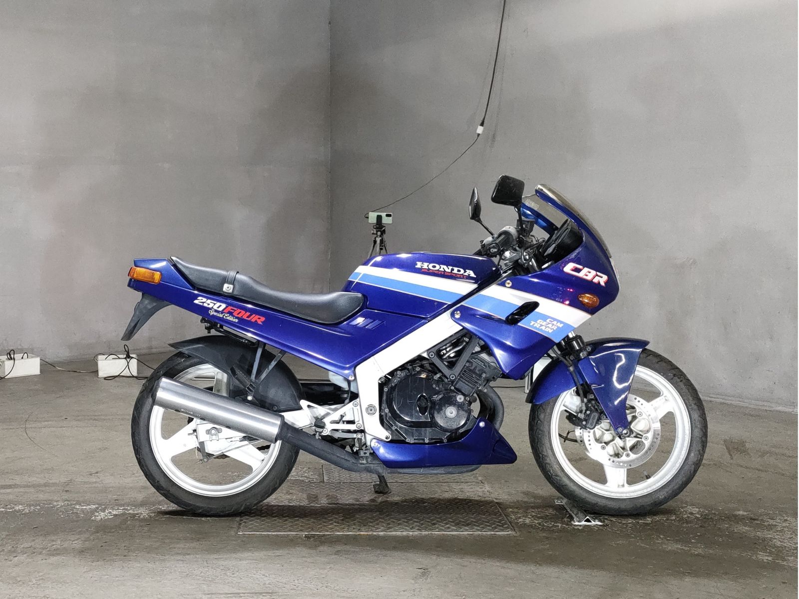 Honda CBR250F 1986