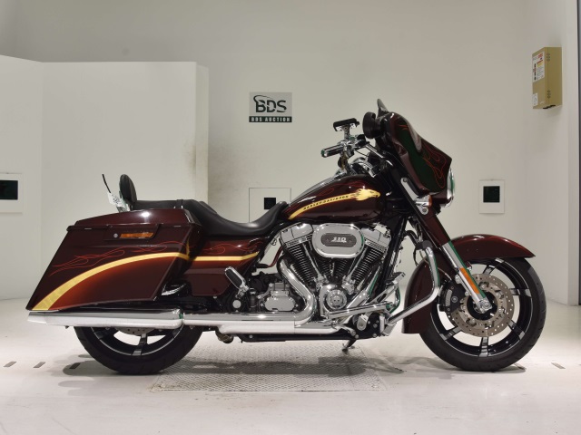 HD STREET GLIDE FLHXSE1800 2010