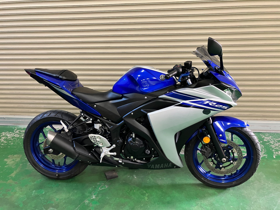 Yamaha YZF-R25A 2016