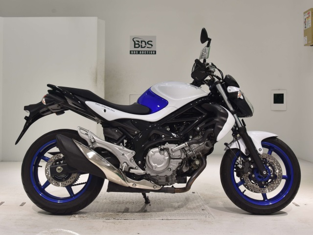 Suzuki GLADIUS SFV400 2016