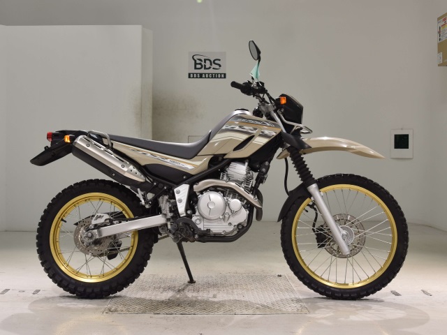 Yamaha SEROW XT225 2017